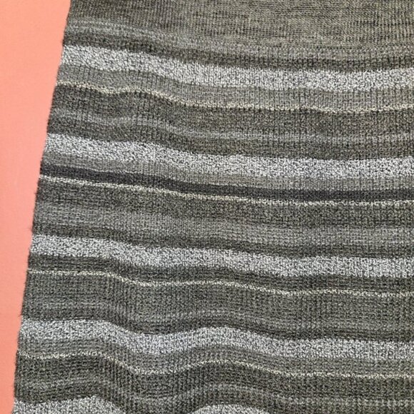 CAROLE LITTLE Black and Gray Wool Knit Skirt Ladies Large - Picture 3 of 3